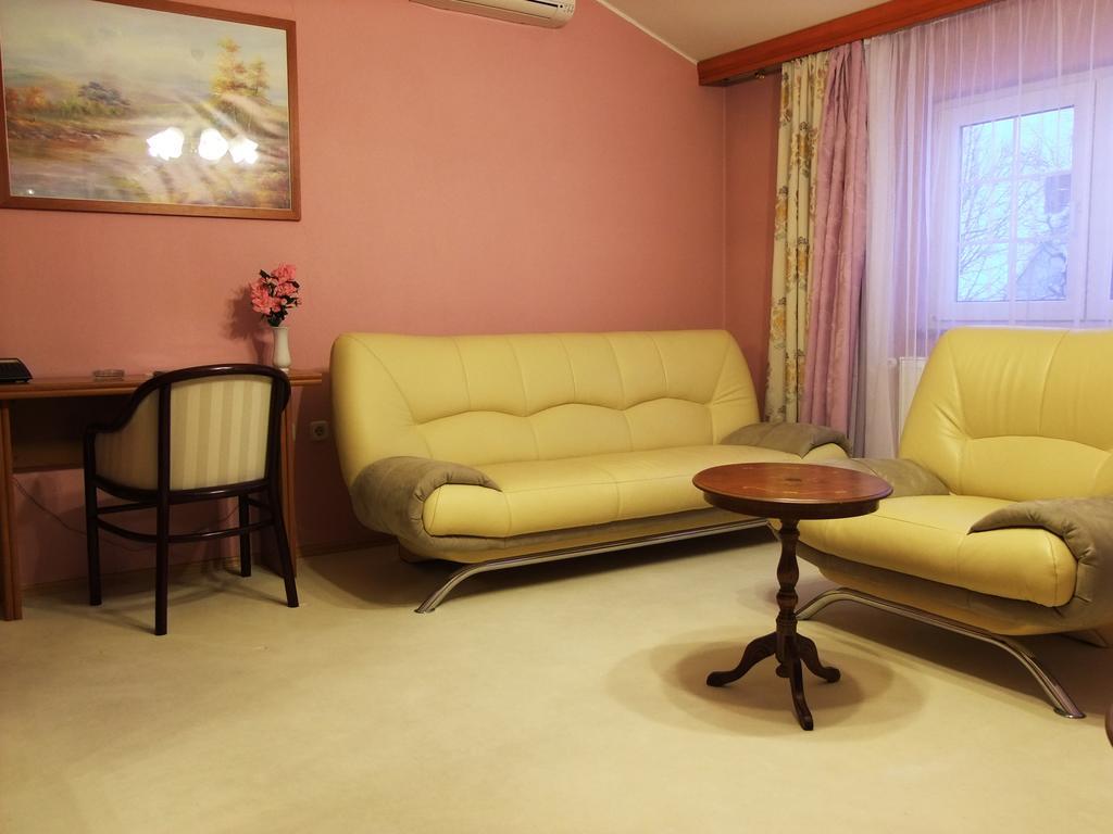 Bed & Breakfast Vila Stanisic 포제가 객실 사진