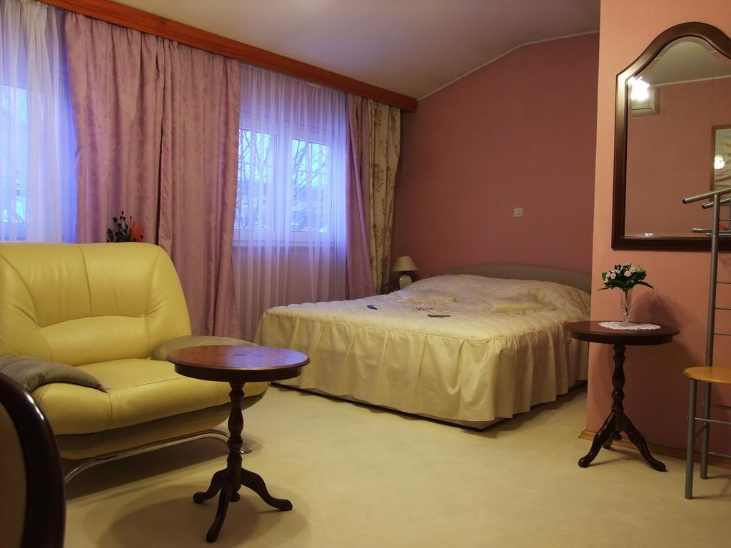 Bed & Breakfast Vila Stanisic 포제가 객실 사진